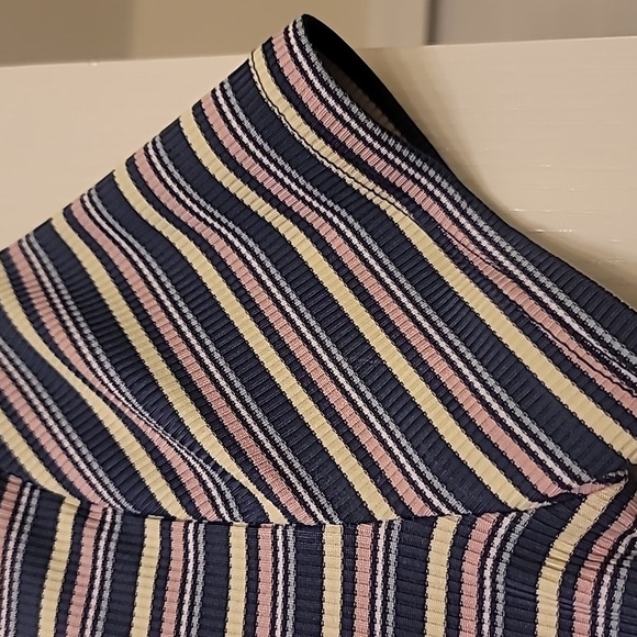 NWT Striped Crop Polo - Picture 5 of 7